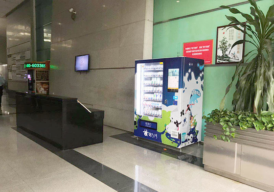 Distributeur automatique de fruits frais d'OEM combiné avec le réseau du casier 4G