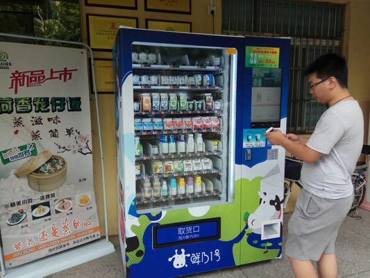 Distributeur automatique de fruits frais d'OEM combiné avec le réseau du casier 4G