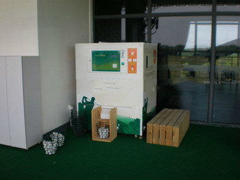 Distributeur automatique de boule de golf de gestion d'adhésion automatique pour le champ d'exercice de golf