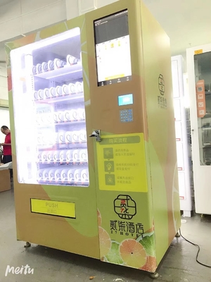 24 heures traient le distributeur automatique, la boisson de combinaison et les distributeurs automatiques de casse-croûte